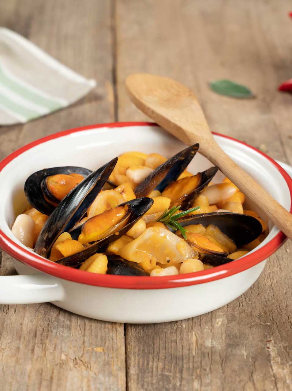 Pasta povera cozze e legumi