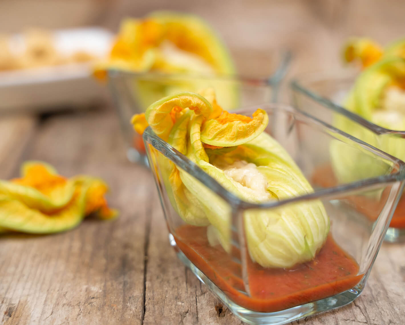 Fiori di zucca nature ripieni di merluzzo