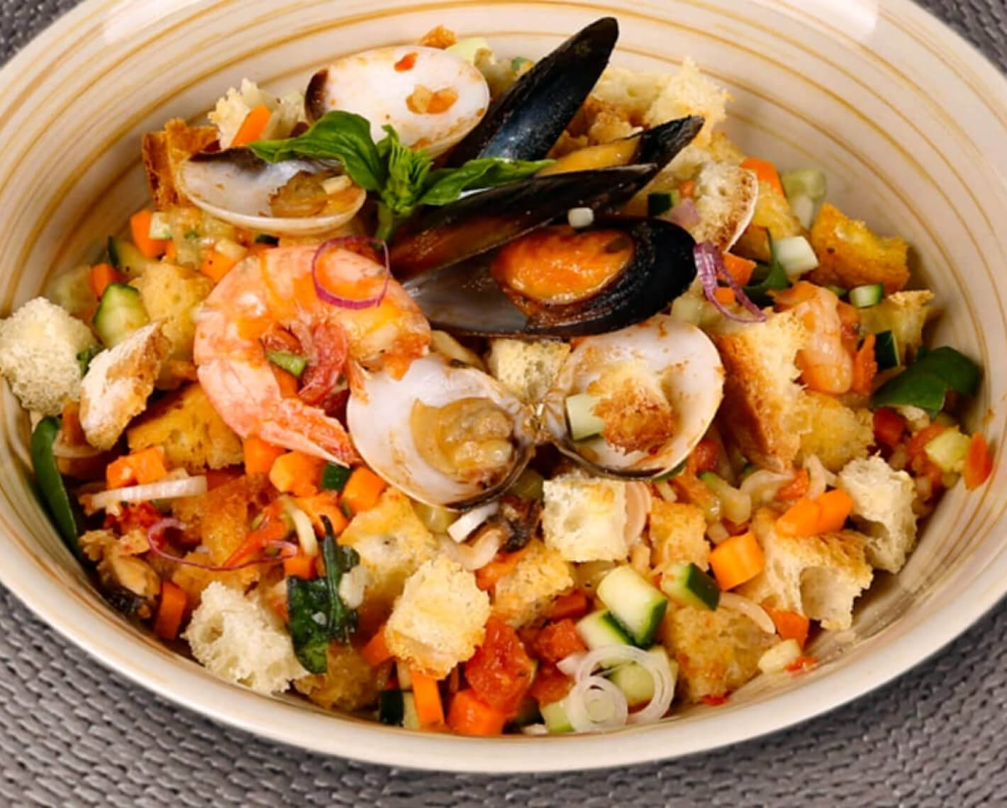 Panzanella croccante di mare