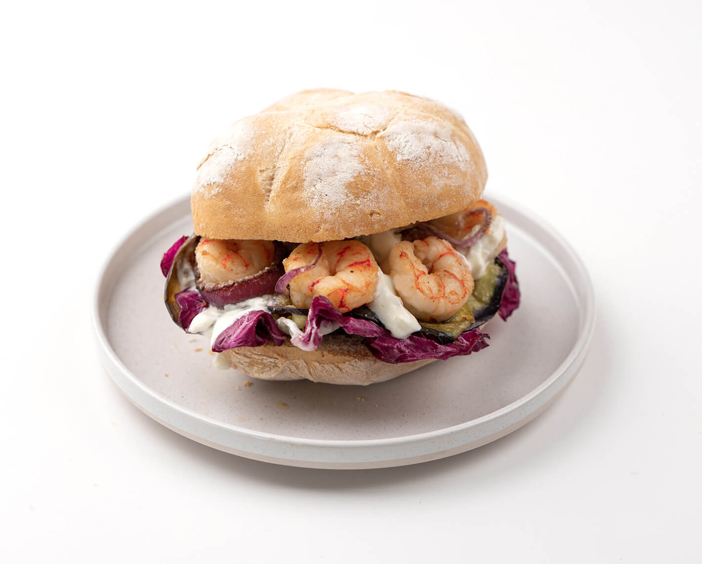 Panino con gamberi sauté e verdure saporite