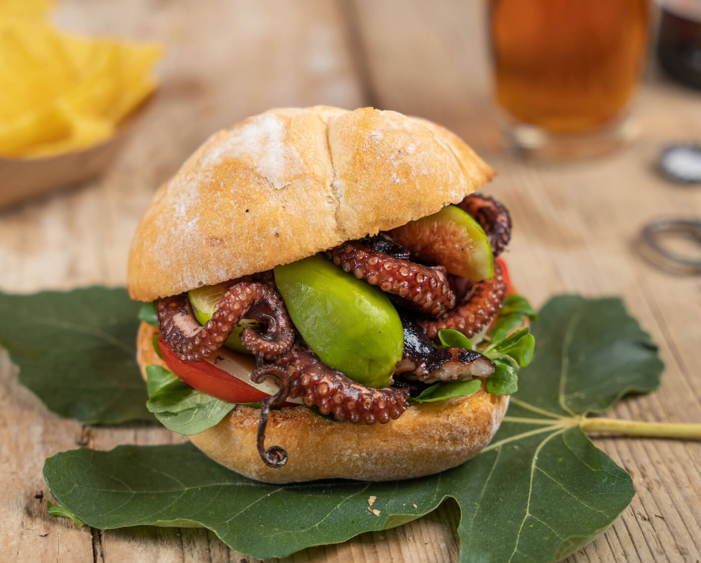 Panino con polpo piastrato e fichi